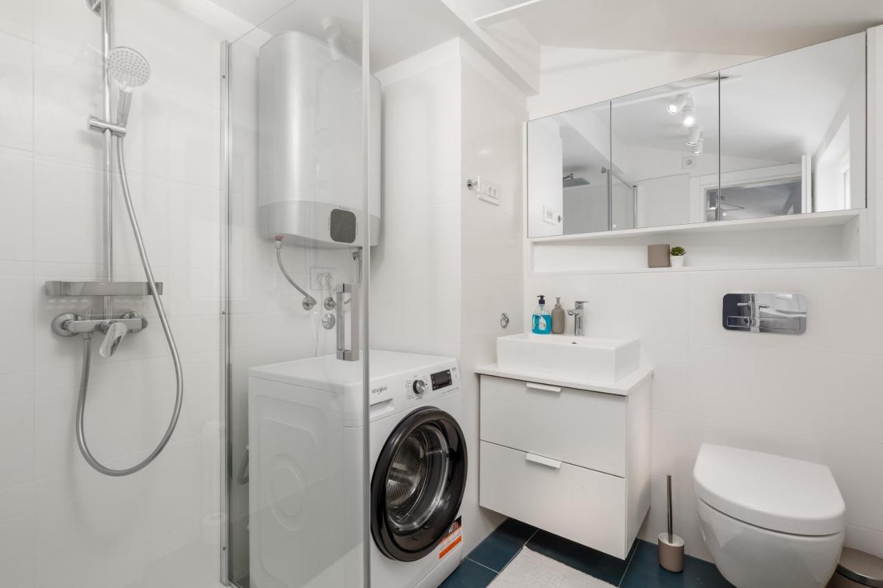 Artemis Apartment *